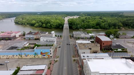 Edmund-Pettus-Bridge-in-Selma,-Alabama-with-drone-video-moving-in-a-wide-shot