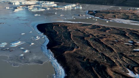 skaftafell y la laguna de los glaciares en el sur de islandia - toma de avión no tripulado