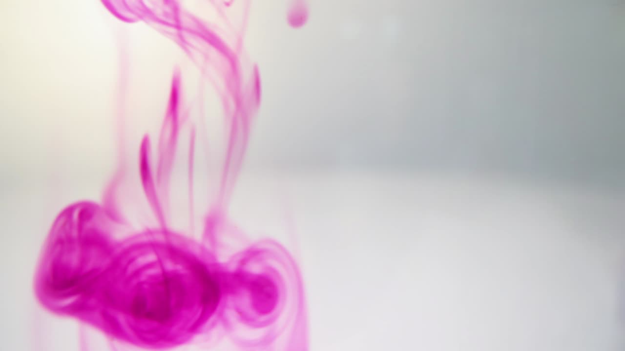 gota mágica de agua fondo abstracto película en cámara lenta 4k