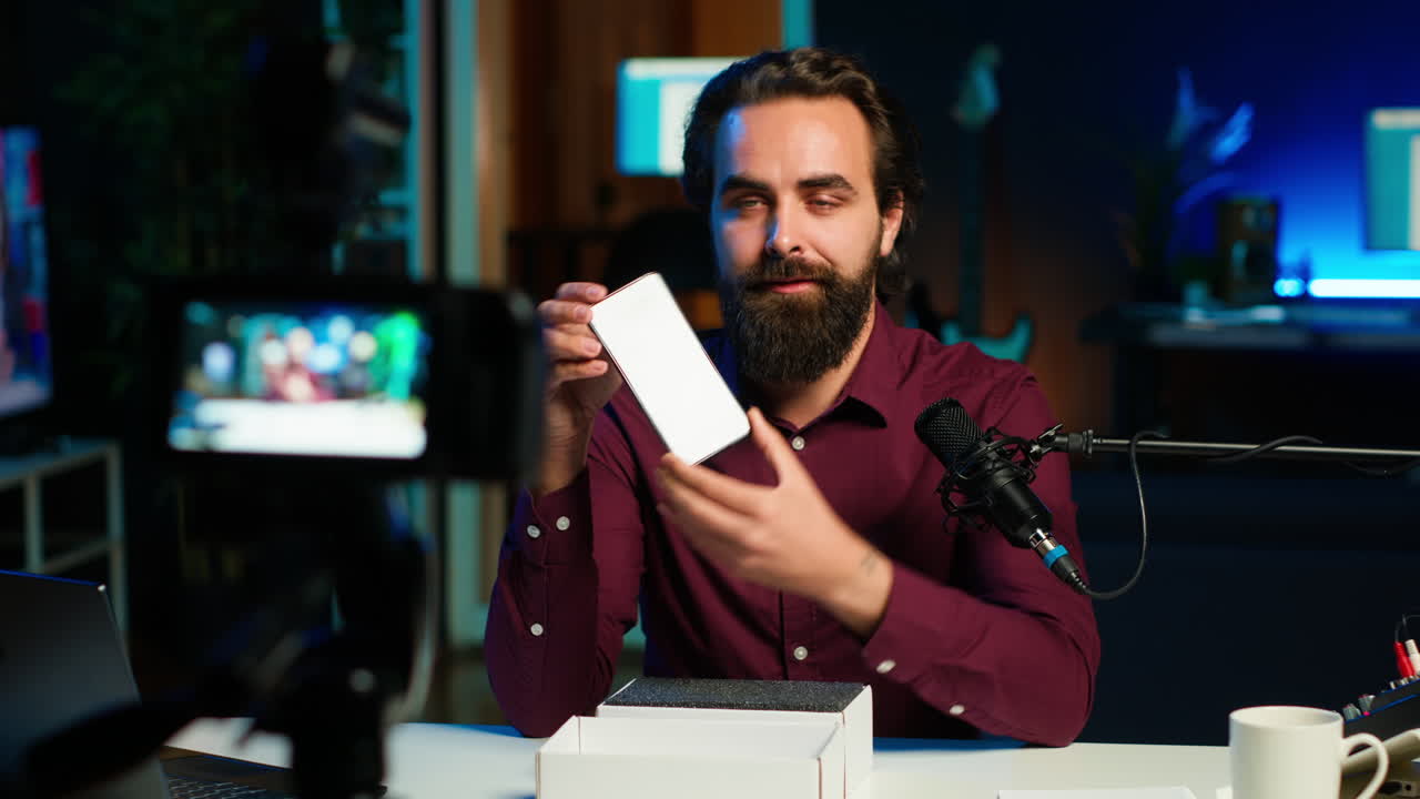 gurú de la tecnología que evalúa el rendimiento de los teléfonos inteligentes