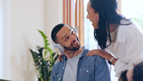 Trabajo-Remoto,-Computadora-Portátil-O-Pareja-Feliz-En-Casa