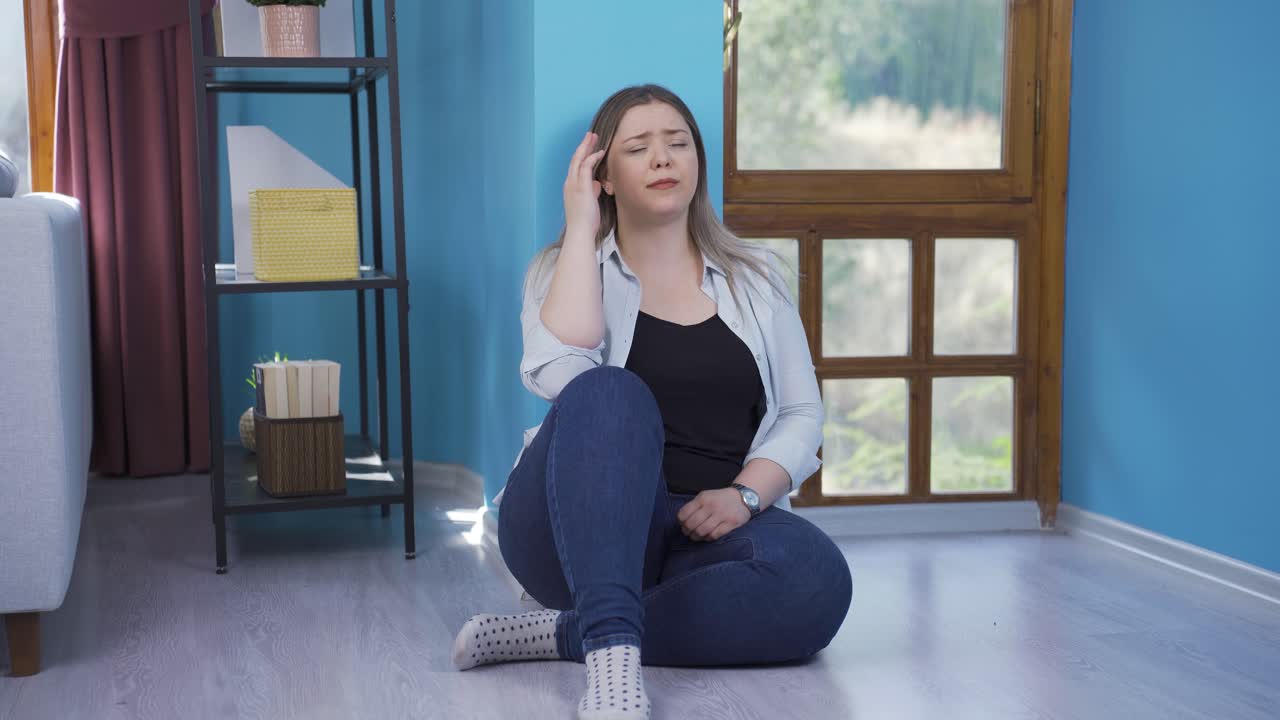 Giovane donna ansiosa. Ansia per il futuro