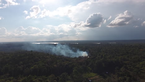 Dramatic-Slash-and-burn-agriculture-in-Guiana,-amazonian-forest.-Fire-aerial