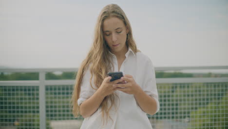 Browsing-Social-Media-Woman-Portrait