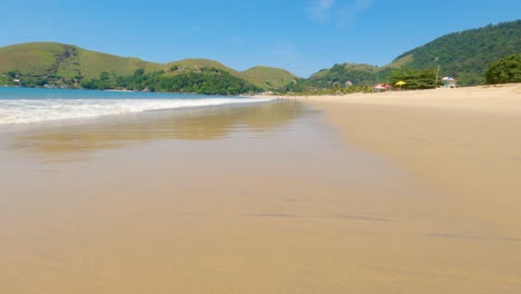 hermosa y grande playa de garatucaia en angra dos reis