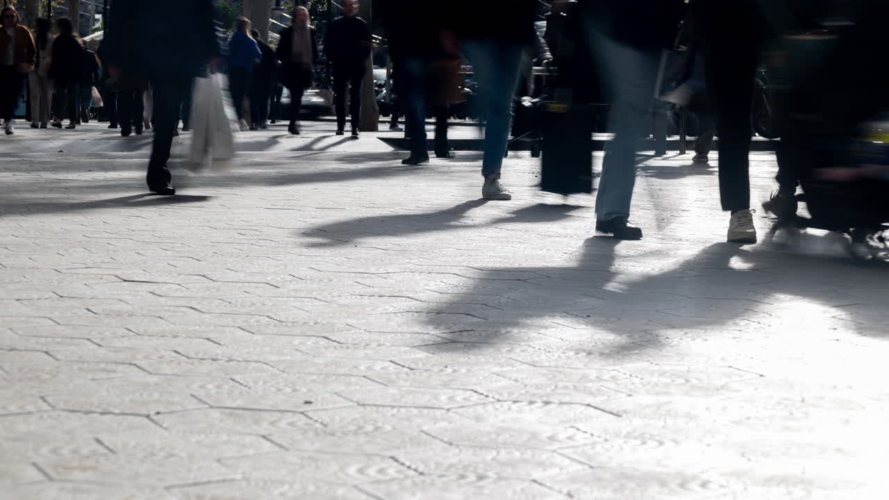 바르셀로나에서 크리스마스 쇼핑을 하는 사람들