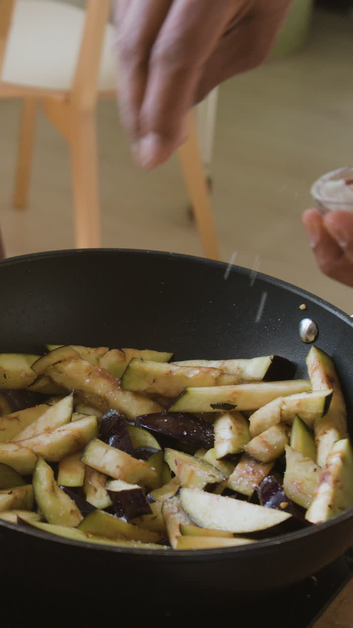 Cooking Eggplant: Seasoning and Stir-frying