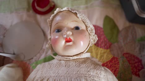 Antique-dolls-looking-up-with-spooky,-scary-eye-distortion