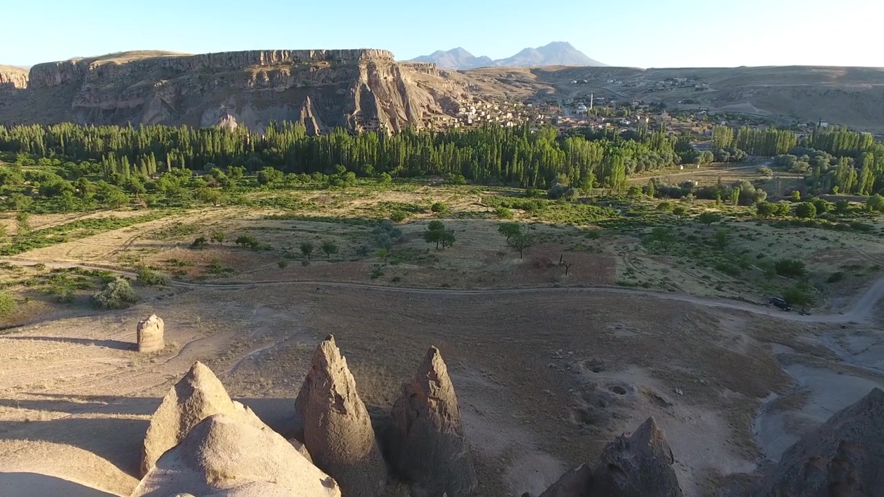 Kapadokya'daki Selime Manastırı ve Peri Bacalarının Havadan Görünümü