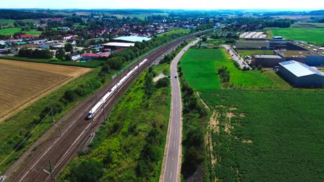 Tren-De-Pasajeros-Hielo-Drone-Aéreo-4k