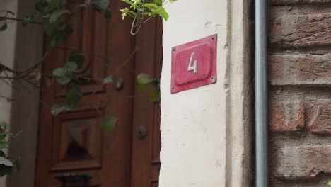 house number 4