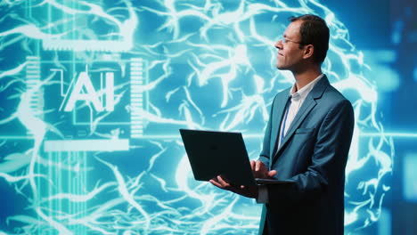 científico informático que utiliza una computadora portátil para implementar la inteligencia artificial