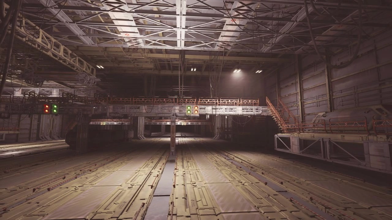 Hangar vuoto con elementi scenici industriali e atmosfera fumosa.