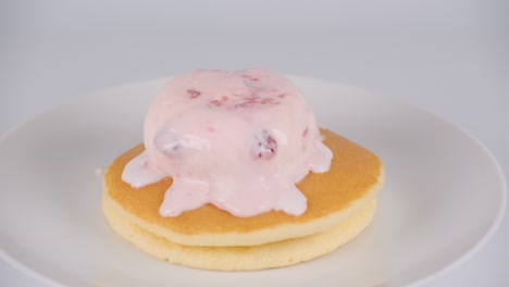 pancakes with strawberry ice cream