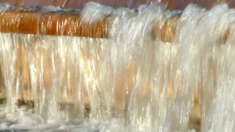 detalle del movimiento del agua.