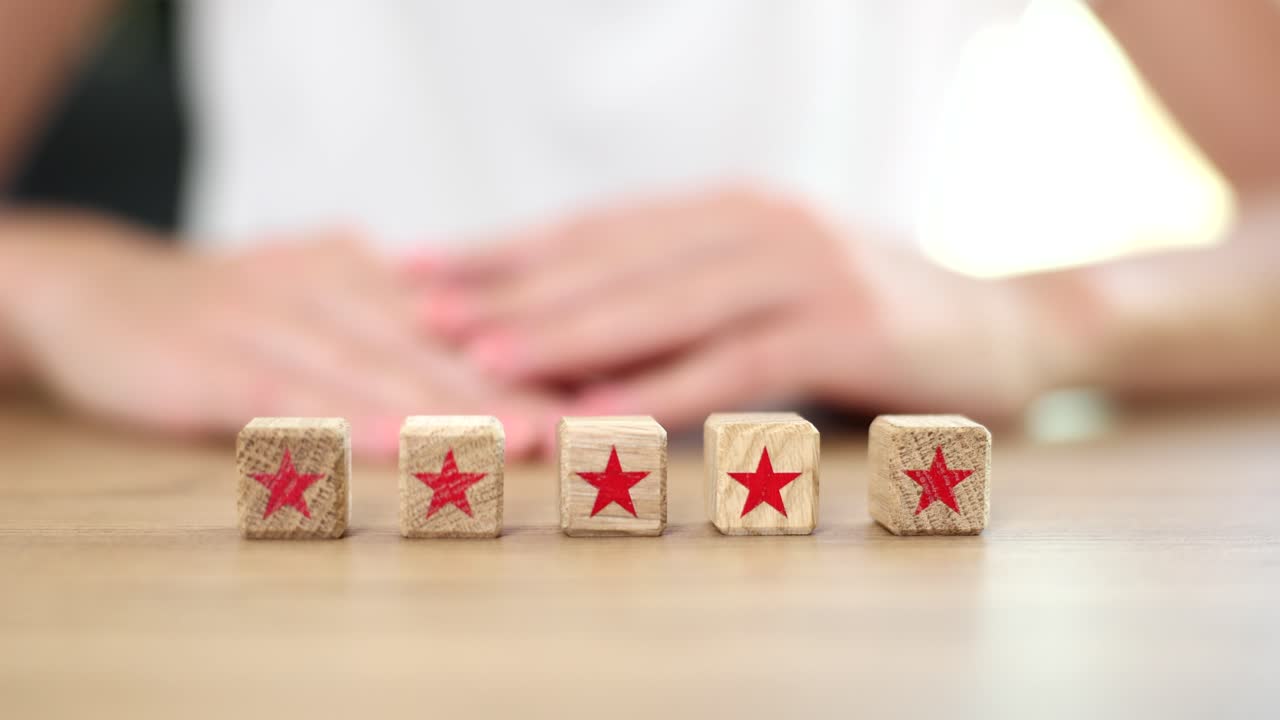Rating with Wooden Blocks and Stars