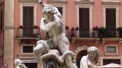 Detalle-De-La-Estatua-De-Neptuno-De-La-Fuente-De-Neptuno-En-Piazza-Navona,-Roma,-Italia