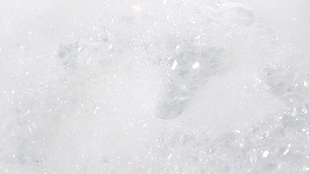 espuma que se mueve en una bañera de hidromasaje