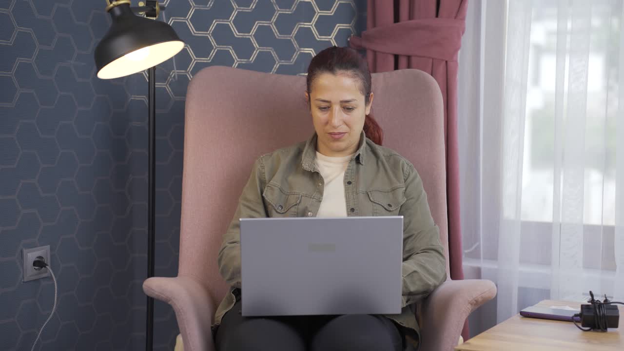 에너지를 절약합니다. 과도한 빛을 끄는 것입니다.