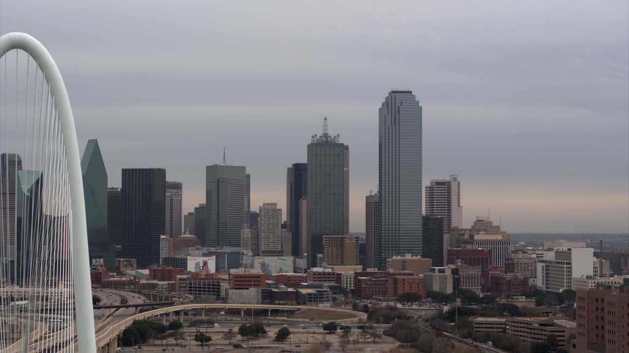 Dallas şehir merkezinin genel drone çekimi