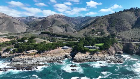 Paisaje-De-Playa-En-La-Autopista-1-En-California,-Estados-Unidos