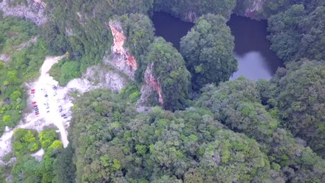 This-footage-shows-the-parking-location-of-Gunung-Rapat-and-Mirror-Lake