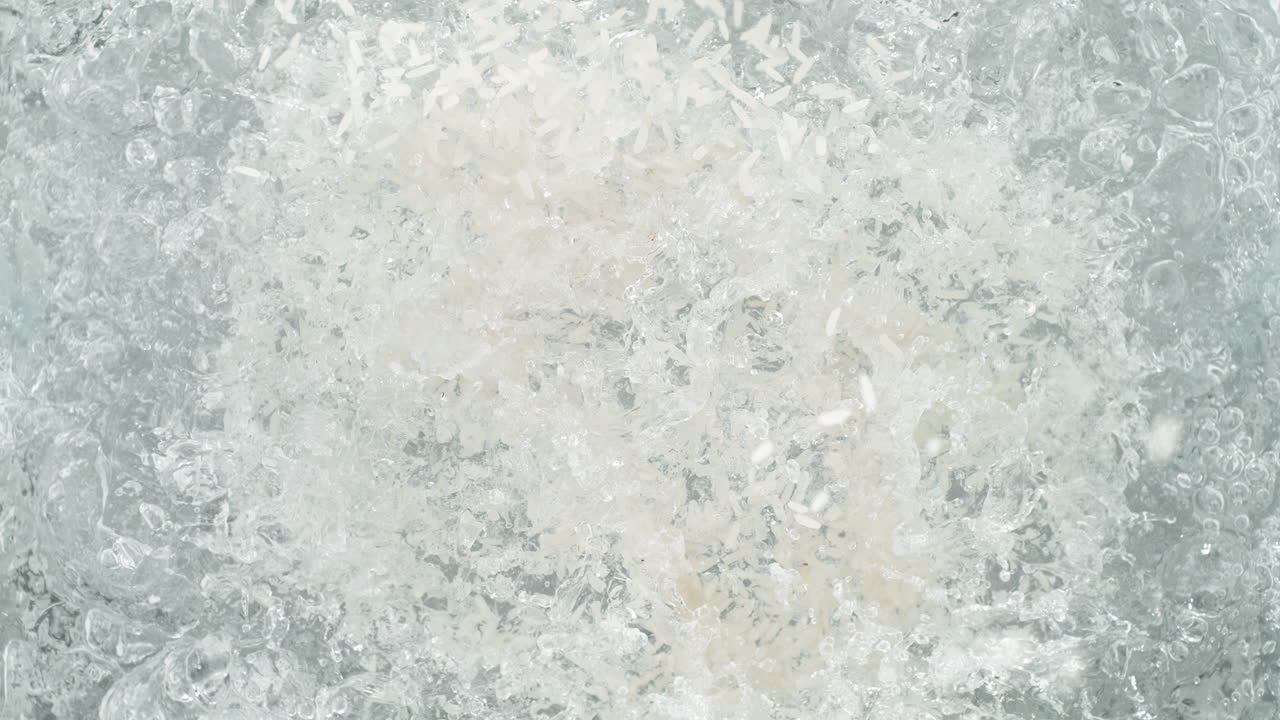 이 는 물의 비에 떨어지는 느린 동작으로 스플래시를 만들고, 테이블  뷰