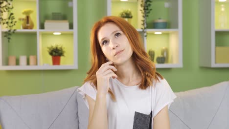 retrato de una mujer pensativa.