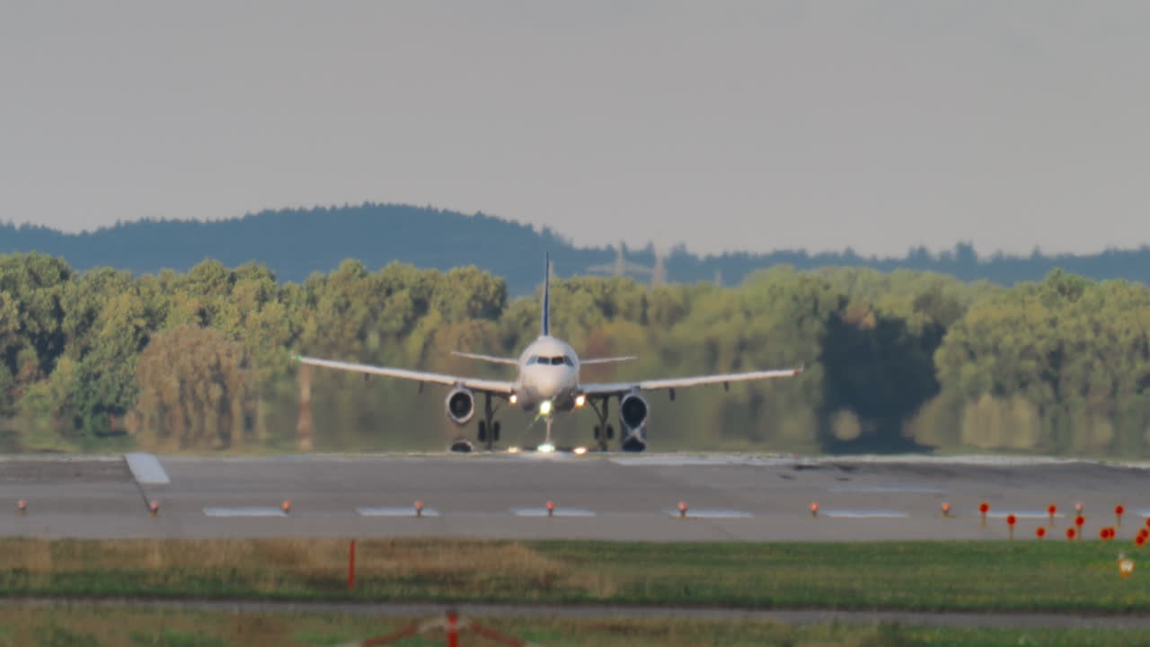 despegue de un avión comercial