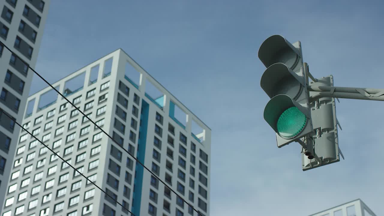 semáforo frente a edificios modernos