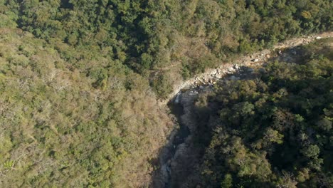 Abgelegener-Wald-Mit-Yelapa-Wasserfall-In-Der-Nähe-Von-Cabo-Corrientes,-Jalisco-In-Mexiko