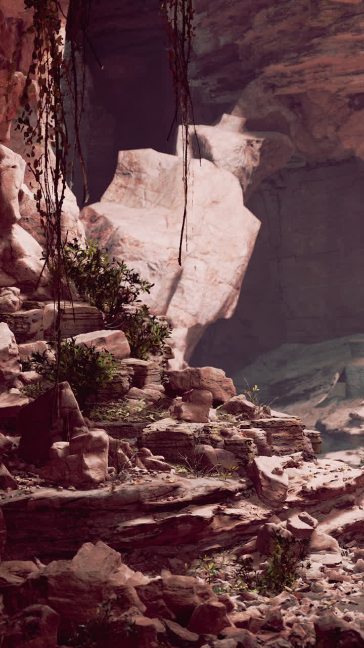 una abertura de cueva en un acantilado rocoso