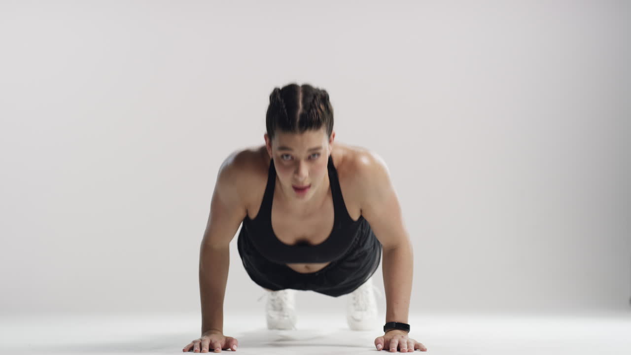 el trabajo duro es lo que te hace grande.