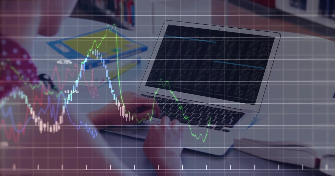 Kvinnlig student skriver på en bärbar dator med ett startrutnät som överlagras och animerade linjediagram för dataanalys.