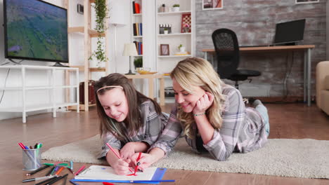 Little-girl-with-braces-and-her-mother