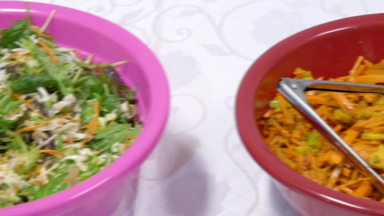 foto de comida deliciosa servida en una cena o recepción de bodas