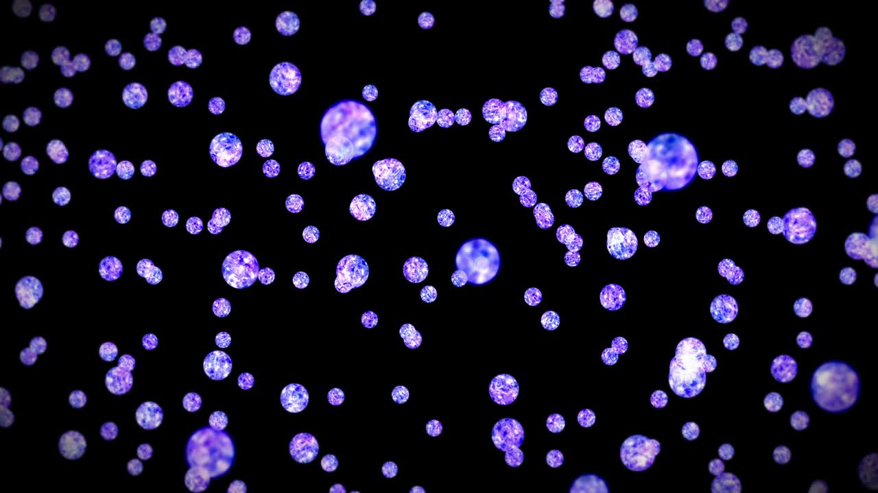 검은 바탕에 많은 은 크리스탈 구를 날아. 투명, 다채로운 유리 빛. 반이는 공 회전의 3d 애니메이션. 루프 애니메이션.