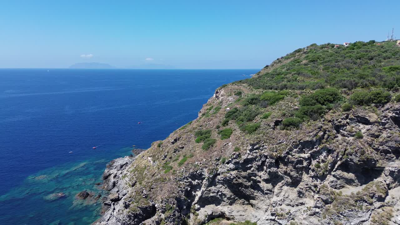 아마도 같은 일이겠지만 드론 조종사의 모든 두려움을 느끼면 다시 믿게 될지도 모릅니다.