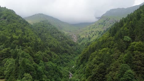 Las-Casas-De-Montaña-En-Fiumenero-Son-El-Destino-Invernal-Perfecto-Para-Divertirse-2