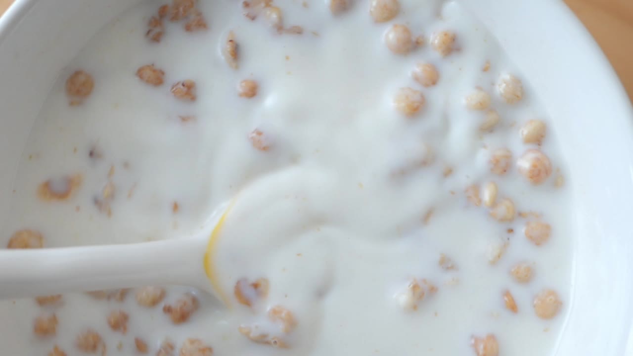 Latte con cereali