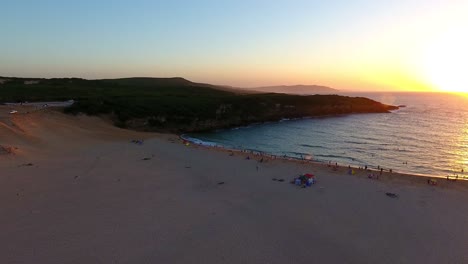 Toma-Aérea-Por-Drones-De-La-Puesta-De-Sol-En-La-Playa-De-El-Kala-Argelia