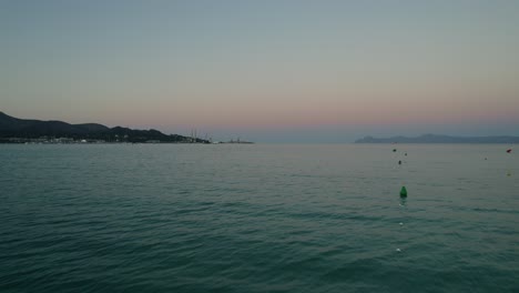 Océano-En-Calma-Al-Atardecer,-Mallorca,-España