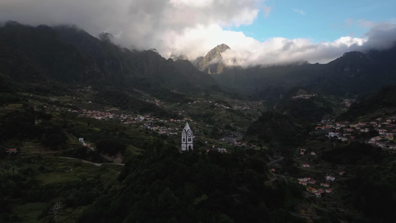 impresionante lapso de tiempo en capelinha de senhora de fatima - isla da madeira portugal