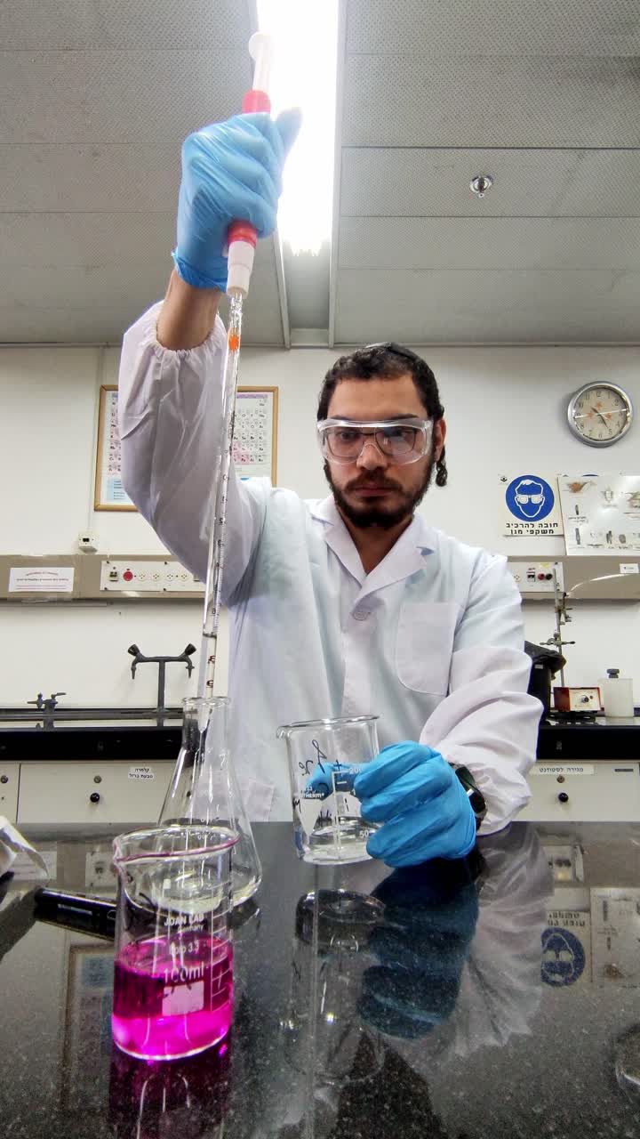 Transferring Liquids With Pipette Bulb