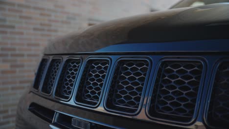 jeep grand cherokee exterior shot of the front grill