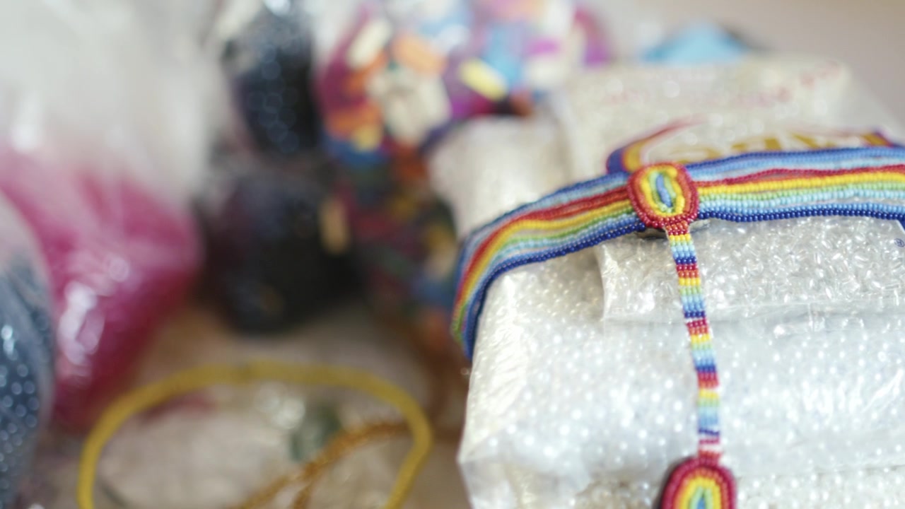 Accessori e borse tradizionali africani con perline.