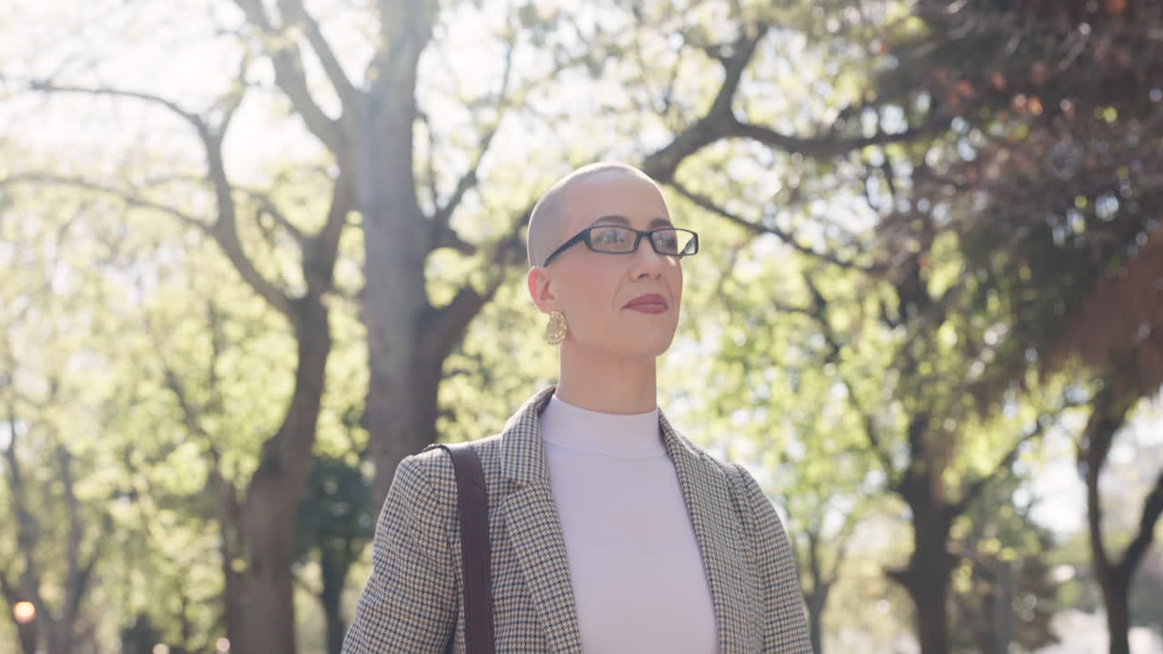 Stylish woman in a park