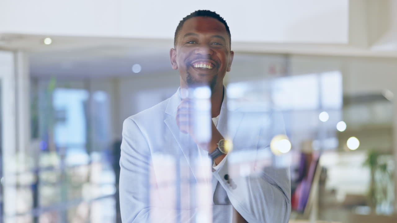 la confianza, la ventana y la cara de un profesional