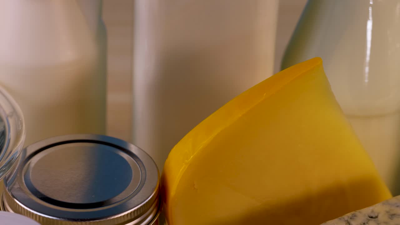 productos lácteos variados, incluidos el queso y la leche