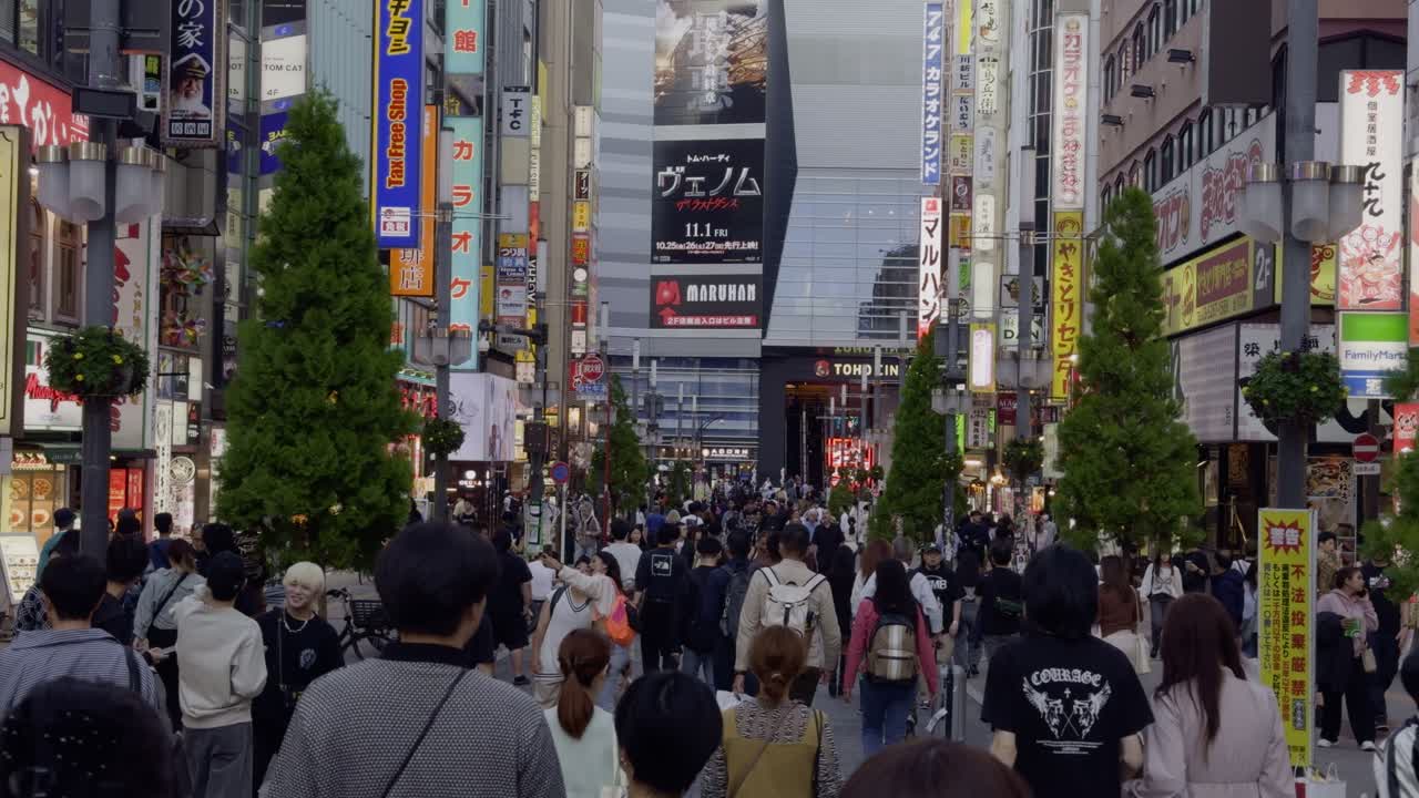 Tokyo’s Shinjuku Hotel View with Godzilla Statue Experience a thrilling view of Shinjuku with Godzilla in sight from a central Tokyo hotel window